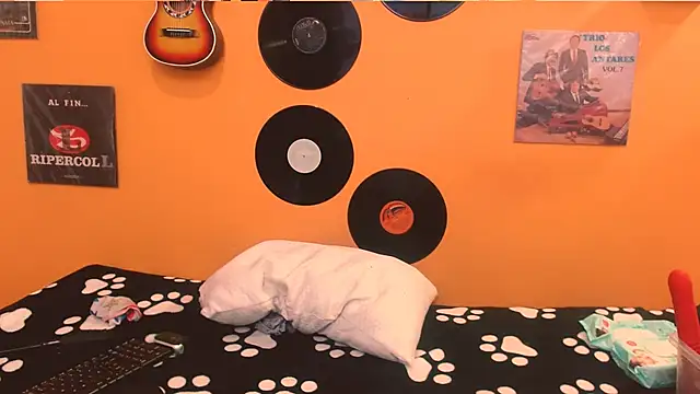 meisevil77 online show from 23, 11, 2025