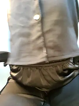 Snapshot of Bee_sweet chatting on 28, 11, 2025 Bee sweet online show from 28, 11, 2025