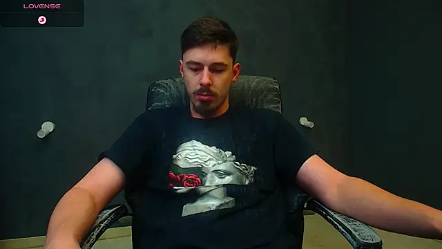 Snapshot of EnzoRace chatting on 20, 11, 2025 EnzoRace online show from 20, 11, 2025