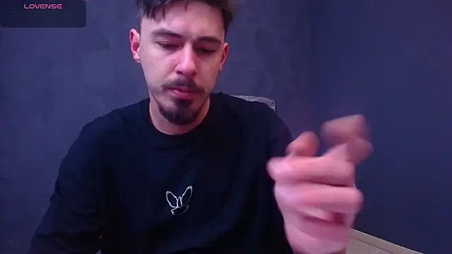 Snapshot of EnzoRace chatting on 2, 12, 2025 EnzoRace online show from 2, 12, 2025