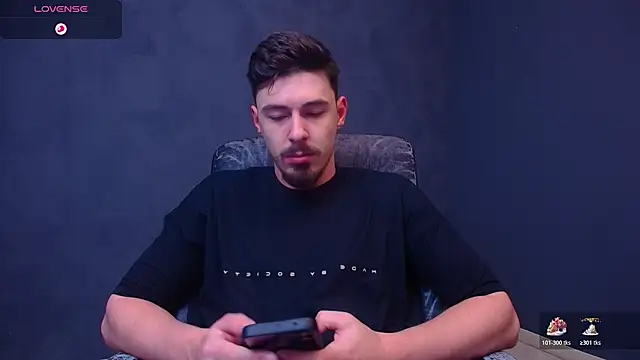 Snapshot of EnzoRace chatting on 3, 12, 2025 EnzoRace online show from 3, 12, 2025