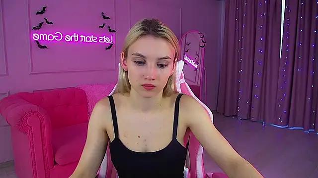 Snapshot of StacyEvances chatting on 1, 11, 2025 StacyEvances online show from 1, 11, 2025