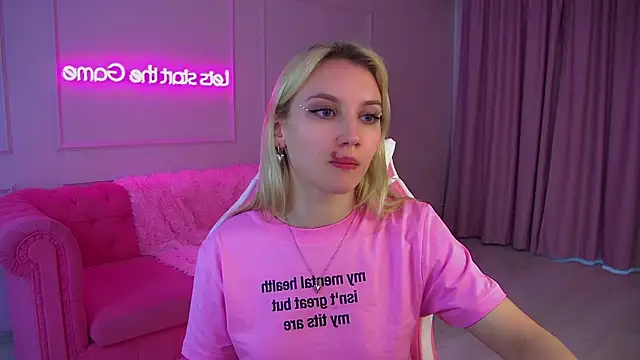 Snapshot of StacyEvances chatting on 14, 11, 2025 StacyEvances online show from 14, 11, 2025