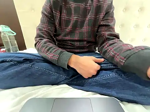 Snapshot of DecentJaat chatting on 17, 12, 2025 DecentJaat online show from 17, 12, 2025