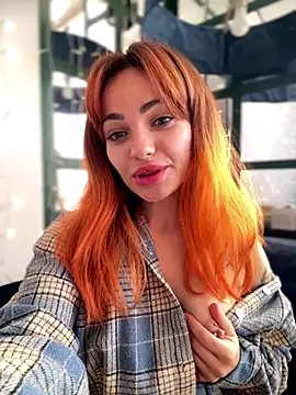 Snapshot of SaraLow chatting on 30, 10, 2025 SaraLow online show from 30, 10, 2025