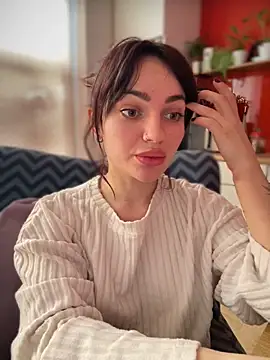 Snapshot of SaraLow chatting on 16, 2, 2026 SaraLow online show from 16, 2, 2026