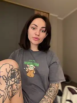 Snapshot of SaraLow chatting on 22, 3, 2026 SaraLow online show from 22, 3, 2026