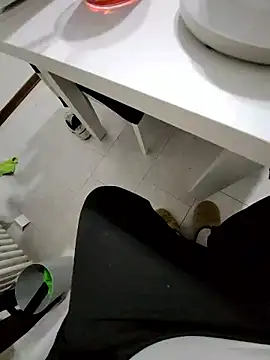 Snapshot of giova17cm chatting on 6, 1, 2026 giova17cm online show from 6, 1, 2026