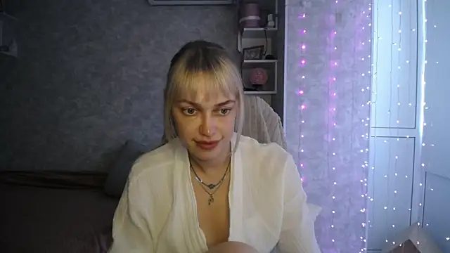 Snapshot of NickyAdamidi chatting on 11, 9, 2025 NickyAdamidi online show from 11, 9, 2025