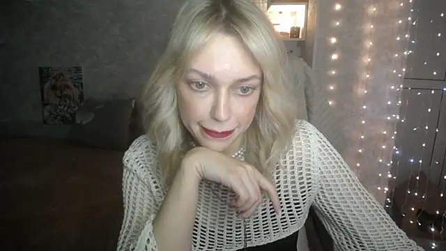 Snapshot of NickyAdamidi chatting on 4, 10, 2025 NickyAdamidi online show from 4, 10, 2025