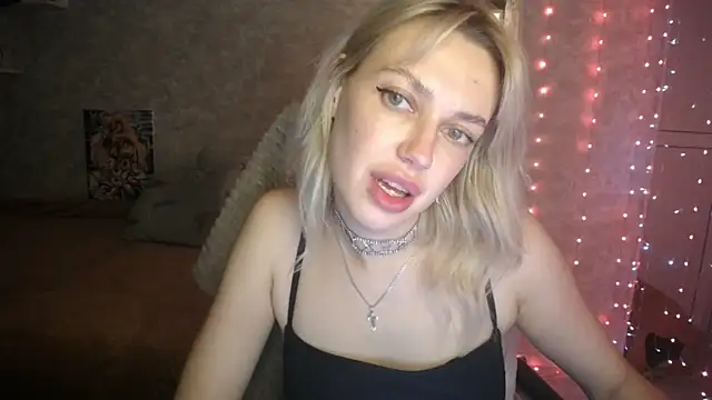 Snapshot of NickyAdamidi chatting on 24, 10, 2025 NickyAdamidi online show from 24, 10, 2025