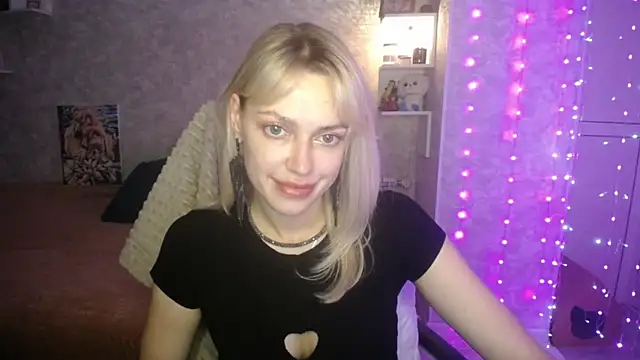 Snapshot of NickyAdamidi chatting on 25, 10, 2025 NickyAdamidi online show from 25, 10, 2025