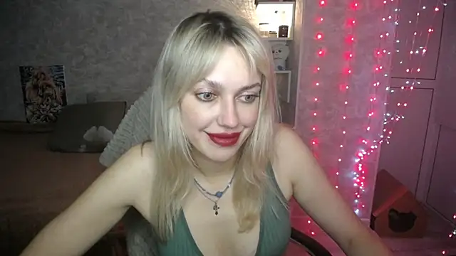 Snapshot of NickyAdamidi chatting on 5, 11, 2025 NickyAdamidi online show from 5, 11, 2025