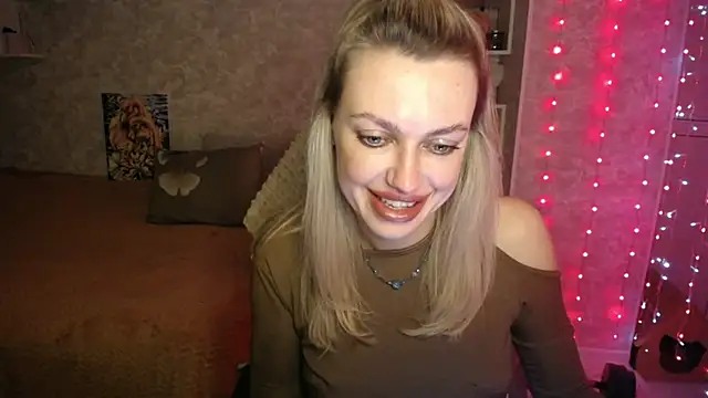 Snapshot of NickyAdamidi chatting on 17, 11, 2025 NickyAdamidi online show from 17, 11, 2025