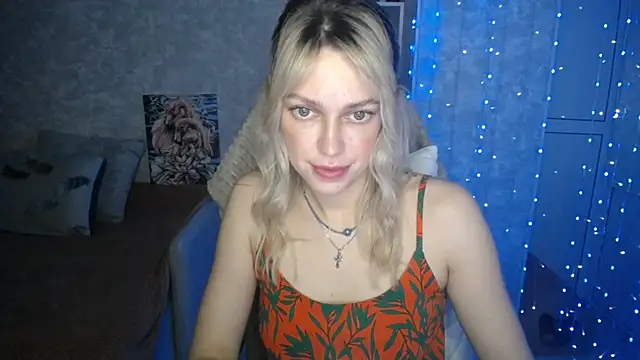 Snapshot of NickyAdamidi chatting on 23, 11, 2025 NickyAdamidi online show from 23, 11, 2025