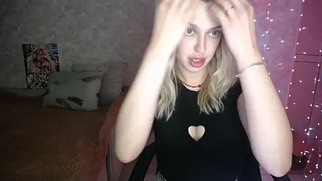 Snapshot of NickyAdamidi chatting on 25, 11, 2025 NickyAdamidi online show from 25, 11, 2025