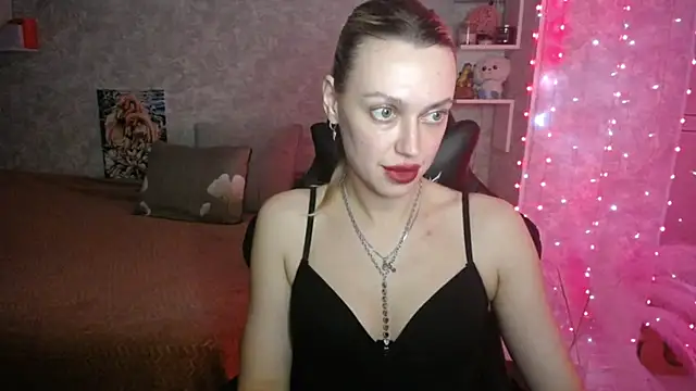 Snapshot of NickyAdamidi chatting on 3, 12, 2025 NickyAdamidi online show from 3, 12, 2025