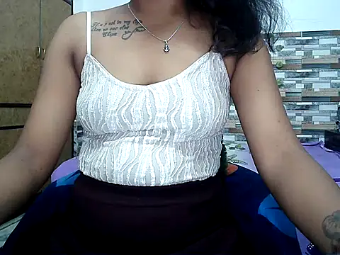 Snapshot of HOT_AARVI11 chatting on 4, 12, 2025 HOT AARVI11 online show from 4, 12, 2025