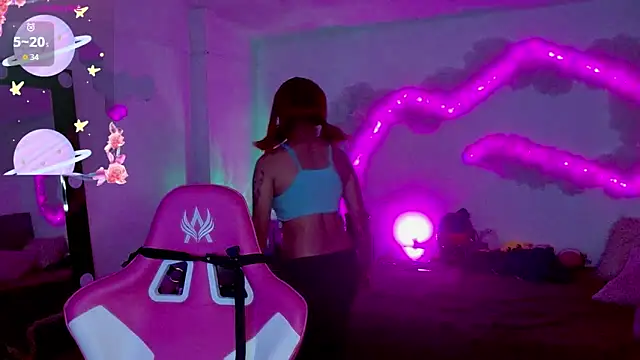 larah uwu online show from 10, 10, 2025