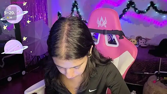 larah uwu online show from 7, 1, 2026