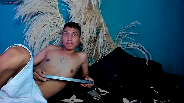 spicy adonhis online show from 5, 1, 2026