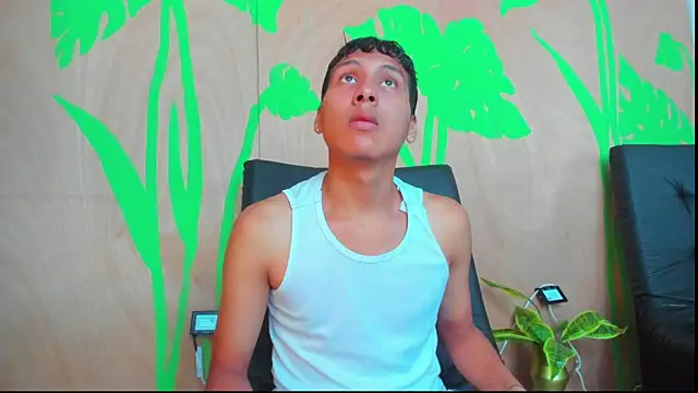 spicy adonhis online show from 31, 3, 2026