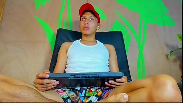 spicy adonhis online show from 8, 4, 2026