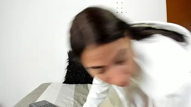 Snapshot of Camila_Martiinez chatting on 16, 10, 2025 Camila Martiinez online show from 16, 10, 2025