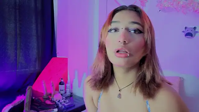 zoelight18 online show from 14, 10, 2025