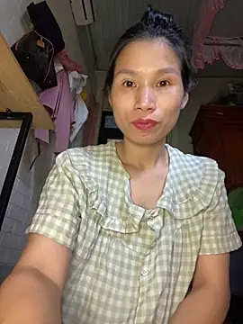 Snapshot of MinHiNi chatting on 13, 9, 2025 MinHiNi online show from 13, 9, 2025