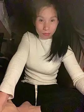 Snapshot of MinHiNi chatting on 3, 11, 2025 MinHiNi online show from 3, 11, 2025