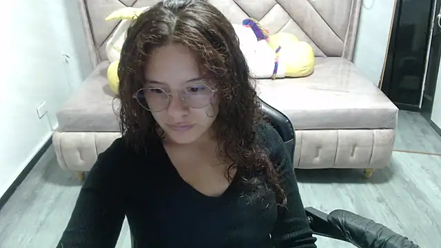 Velvet Moon V online show from 10, 11, 2025