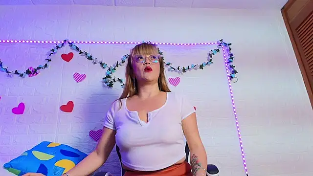 naomi diamond  online show from 23, 10, 2025