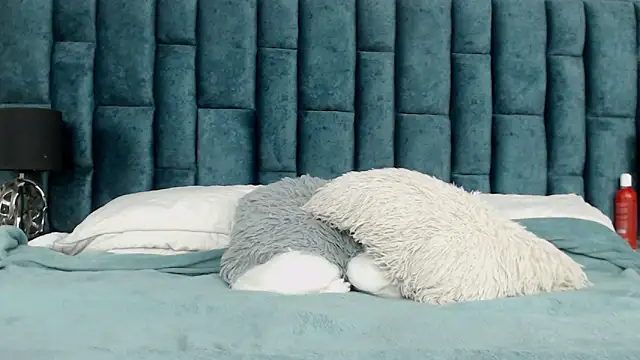 Snapshot of Emma_Foxi chatting on 18, 11, 2025 Emma Foxi online show from 18, 11, 2025