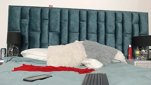 Snapshot of Emma_Foxi chatting on 20, 11, 2025 Emma Foxi online show from 20, 11, 2025