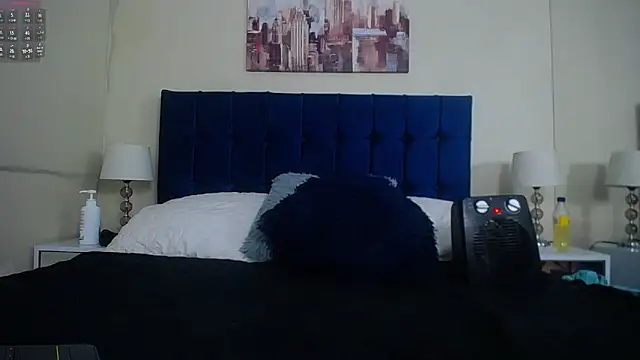 Snapshot of Emma_Foxi chatting on 21, 11, 2025 Emma Foxi online show from 21, 11, 2025