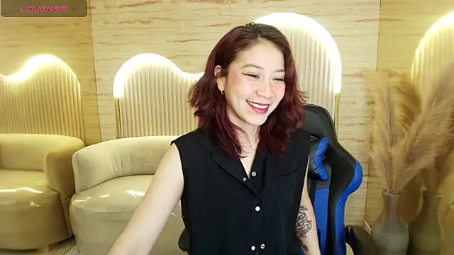 Snapshot of valentina_r_ chatting on 12, 9, 2025 valentina r online show from 12, 9, 2025