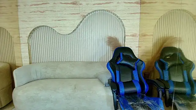 Snapshot of valentina_r_ chatting on 24, 10, 2025 valentina r online show from 24, 10, 2025