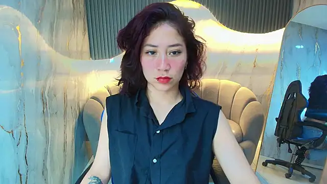 Snapshot of valentina_r_ chatting on 13, 11, 2025 valentina r online show from 13, 11, 2025