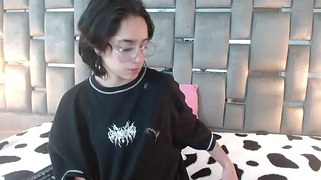 katalinathxandbritney1 online show from 11, 9, 2025