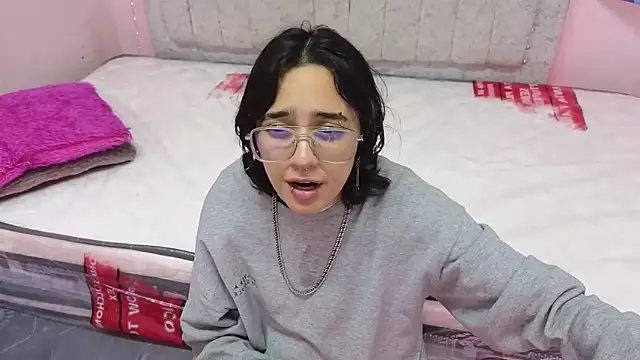 katalinathxandbritney1 online show from 14, 9, 2025