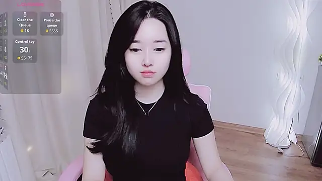 Snapshot of Miu-999 chatting on 4, 10, 2025 Miu-999 online show from 4, 10, 2025