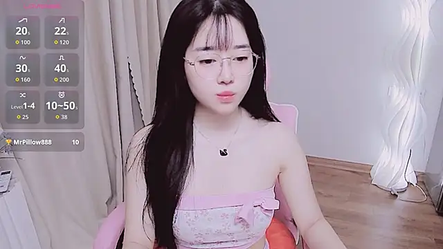 Snapshot of Miu-999 chatting on 11, 10, 2025 Miu-999 online show from 11, 10, 2025