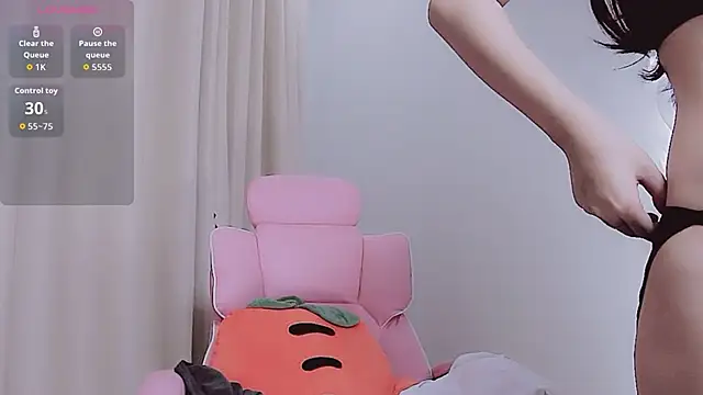 Snapshot of Miu-999 chatting on 13, 10, 2025 Miu-999 online show from 13, 10, 2025