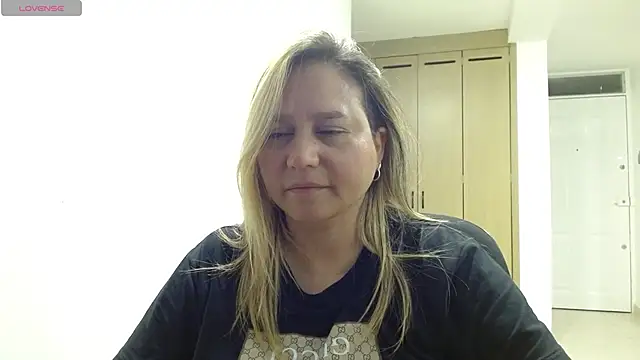 Snapshot of haashkyo chatting on 10, 6, 2026 haashkyo online show from 10, 6, 2026