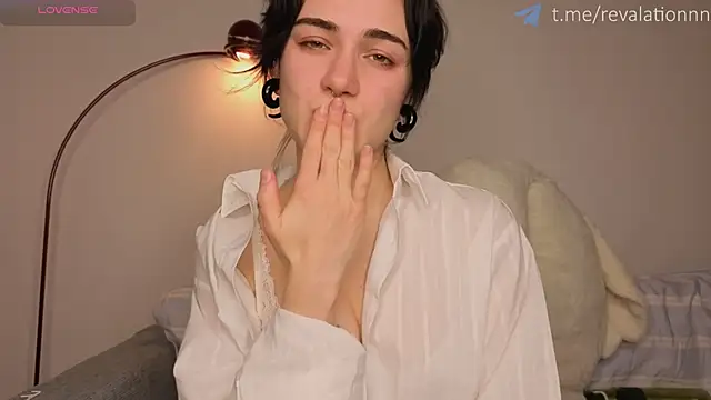 Snapshot of revalation_ chatting on 4, 12, 2025 revalation online show from 4, 12, 2025