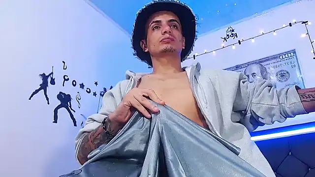 Snapshot of pitersonntt chatting on 24, 11, 2025 pitersonntt online show from 24, 11, 2025