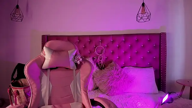 Jade rey  online show from 25, 9, 2025