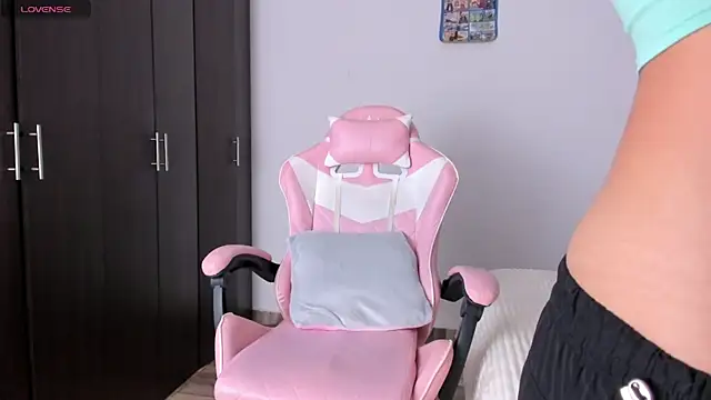 Snapshot of kendal_hot01 chatting on 23, 2, 2026 kendal hot01 online show from 23, 2, 2026