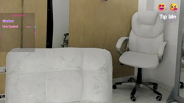 Snapshot of hellen_tease chatting on 12, 11, 2025 hellen tease online show from 12, 11, 2025